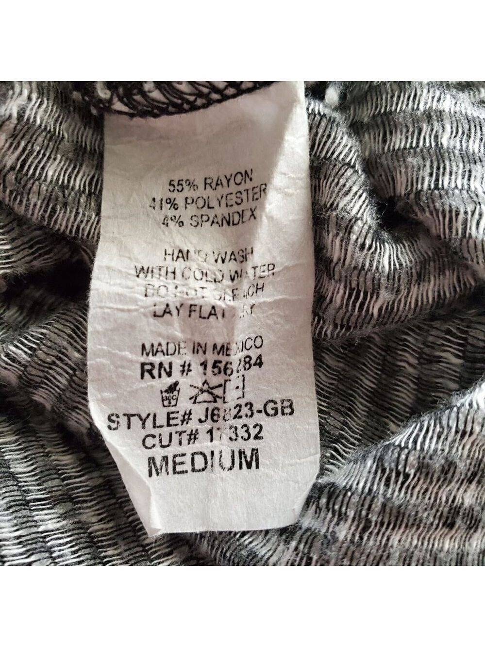 Caution to the Wind Striped Pullover V-Neck Short Sleeve Crop Top Size Medium - Picture 6 of 6